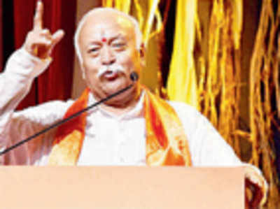 Cong slams Bhagwat for ‘fooling’ people