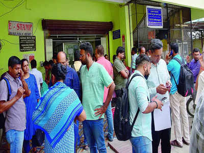 Transfer chaos at city’s sub-registrar offices