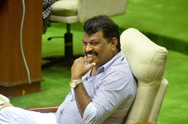 Not just MLA’s job: Michael Lobo reminds p’yats of duties