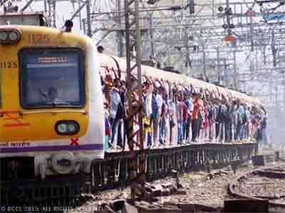 Daily passenger load on Mumbai's local train soars by 2.4 lakh