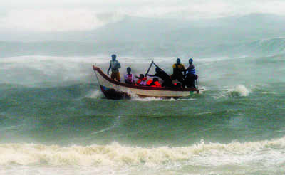 Karnataka to deploy 27 rescue boats at popular beaches