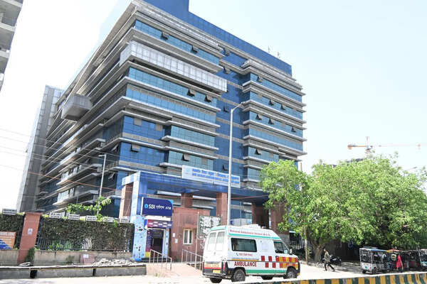Man found dead in district hospital waiting area, docs suspect heart attack