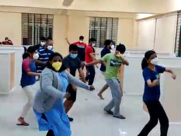 Aymptomatic Covid warriors do a flash mob in Karnataka's Ballari