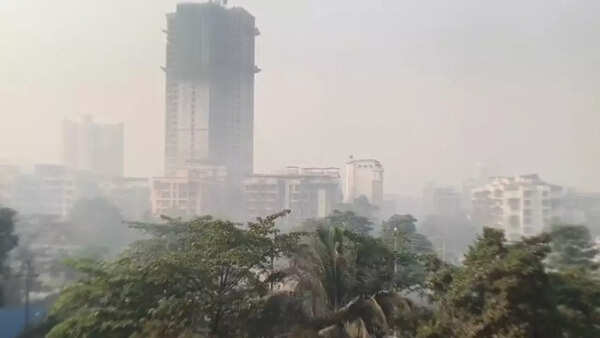Smoke from Bapgaon fire pushes AQI to 347 hazardous level in Kalyan West