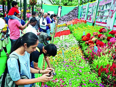 Take the metro for Lalbagh flower show: BMRCL