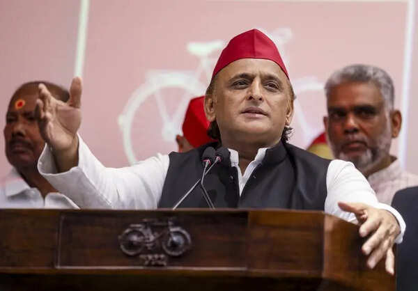 Sharp decline in no. of school going kids under BJP: Akhilesh
