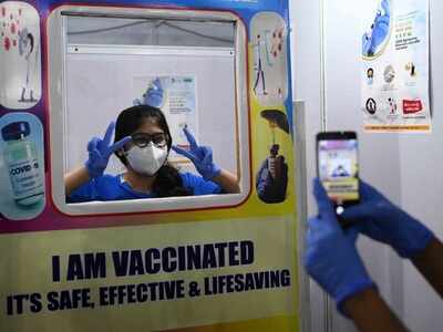 Mumbai news live updates: 3,672 new COVID cases; 2,500 people between 18-44 age to be vaccinated today
