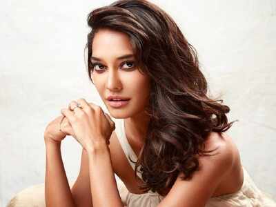 Lisa Haydon announces that she is pregnant with second child