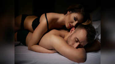 7 pleasure spots every guy wants you to touch