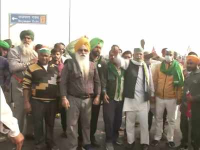 Bharat Bandh: Four Sikh teens offer water, eatables to protesters, cops at Ghazipur