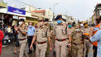 Covid-19: Residents shower flower on cops in Jaipur 