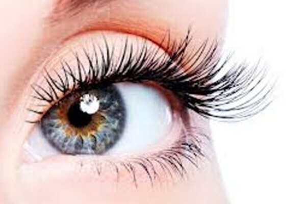 Naturally thicken your lashes