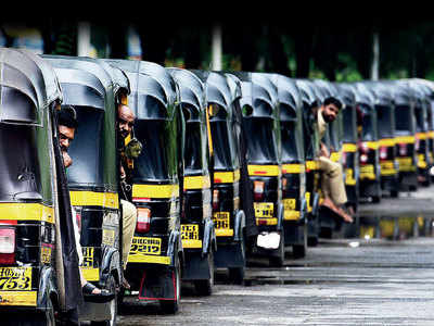 Should auto rickshaws lose their licence for refusing rides?