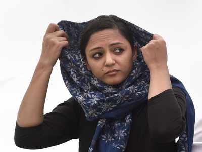 Shehla Rashid drops in at DMK event on Kashmir 'uninvited'