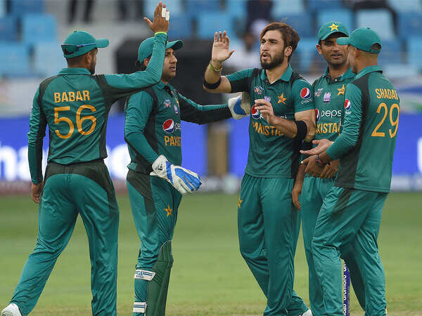 Heat biggest factor at Pakistan's 'home' ground: Sunil Gavaskar