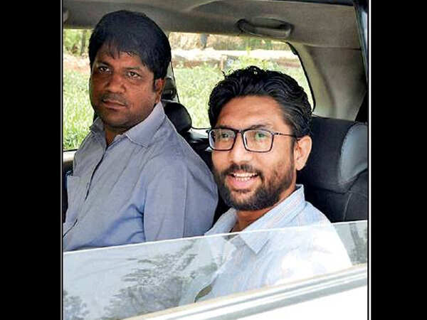 Guj MLA Mewani detained at Jaipur airport for 2 hours