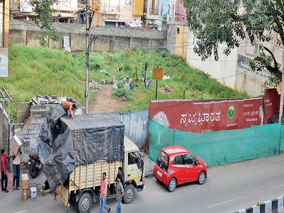 BBMP loses the plot, to a private name board