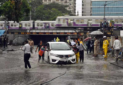 Mumbai Rains News Live Updates: Situation under control, war room keeping constant watch, says Maharashtra minister on waterlogging