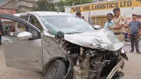 Mumbai: 1 killed, 5 injured as car hit people standing at Zakaria Bunder bus stop 