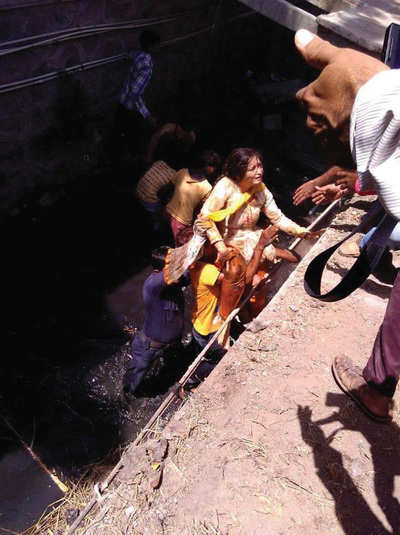 Gujarat MP slips into drain