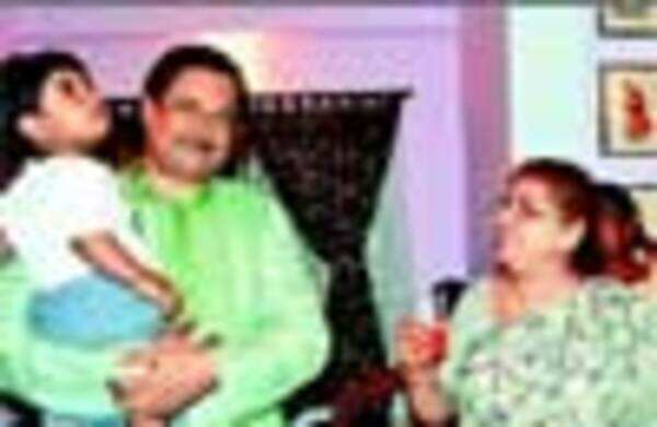 Pt Debashish Bhattacharya's housewarming do