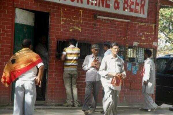 Rampant sale of country-made liquor in city alarms police