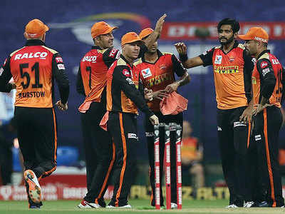 SRH keep play-off hopes alive with RCB mauling on slow pitch