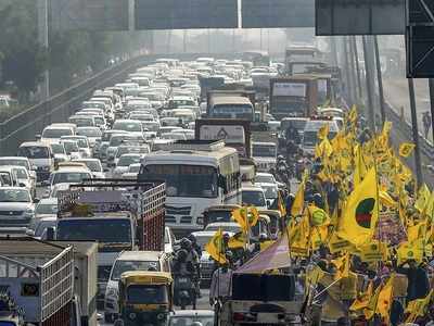 National capital under siege as farmers converge at Ramlila Maidan