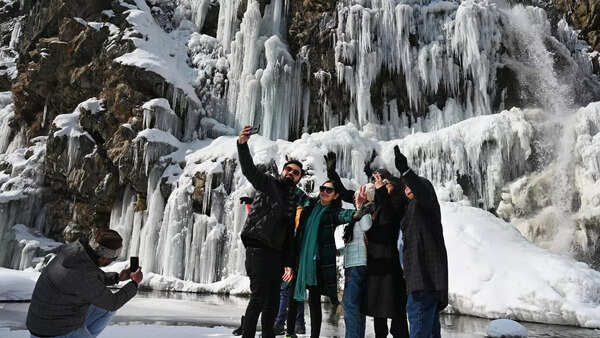 Post-370, GOI should reach out and be tough in Kashmir