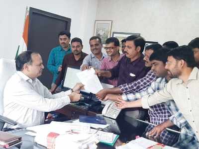 KCR goes Yediyurappa way, bans media in Telangana secretariat
