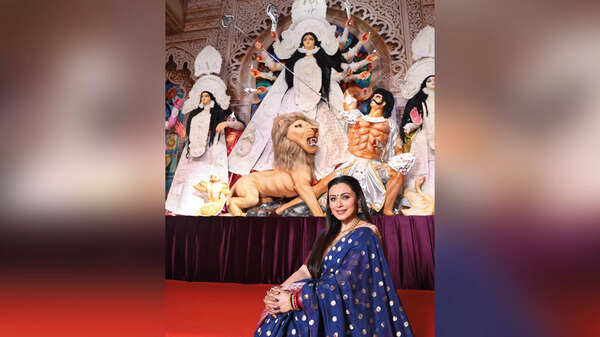 EXCLUSIVE! Rani Mukerji: Durga Pujo brings people together