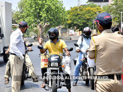 Mumbai: Man assaults traffic cop after flouting rules in Mulund, arrested