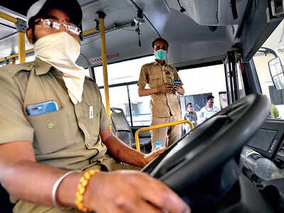 PMPML staff reroute bus, rush woman in distress to hospital PMPML staff reroute bus, rush woman in distress to hospital