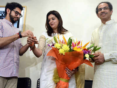 A familiar face of Congress switches to the Sena camp