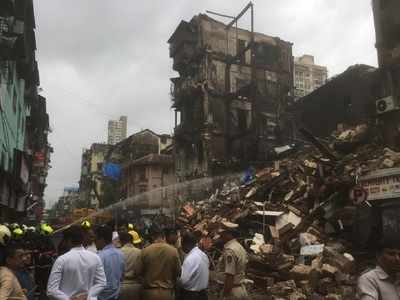 One dead, two injured after building collapses in Masjid Bunder