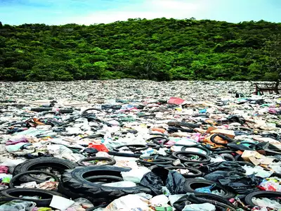 Kodathi chokes: Residents battle toxic garbage fumes