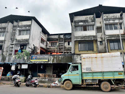 Without home for 27 years, 10 families from Malad Chawl move court; accuse builder of violating consent terms in redevelopment project