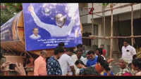 Rajinikanth's Rajini Makkal Mandram distributes water in Chennai 