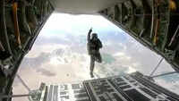 Ladakh: Indian paratroopers jump from an altitude of 16,000 feet 