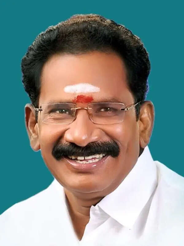 DMK loses 12 of 40 seats it had south TN, AIADMK loses face in Madurai