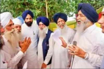 Shift us once and for all: Border villagers to CM Parkash Singh Badal