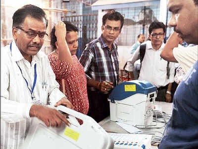 Over 50,000 couldn’t vote as they never received postal ballot paper, allege Maharashtra government employees on polling duty