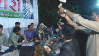Watch: People shower dollars on folk singer at wedding in Gujarat’s Kadodara 