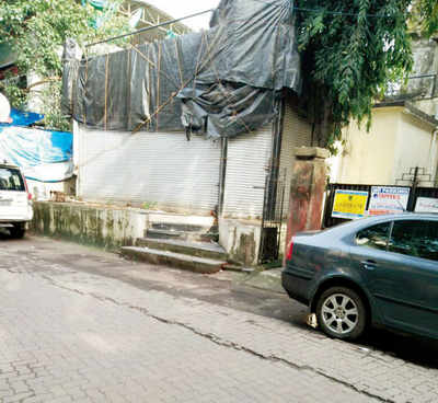 Cong corporator faces axe over illegal construction