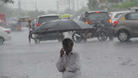 Heavy rains continue to batter Mumbai, 15 trains cancelled 