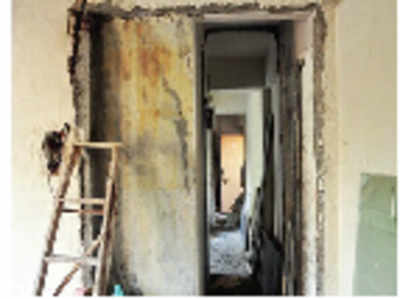 Mumbai: Complaint filed as flatowner brings down walls