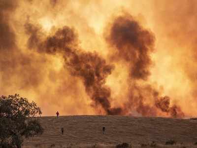 Wildfire forces 2,400 to evacuate in Spain's Andalusia