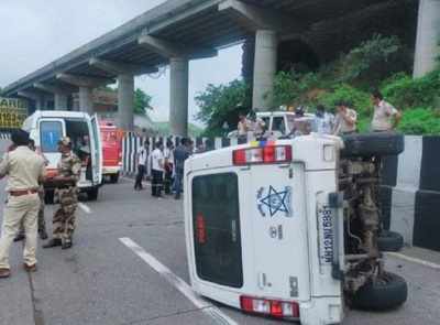 Police vehicle in NCP Chief Sharad Pawar's convoy meets with an accident