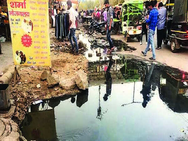 Leakage in sewer line hang fire in Dundahera