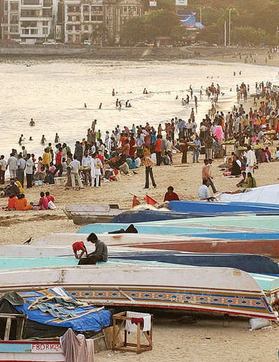 Girgaum boats ‘eyesore’ for Lodha, ‘threat’ for govt dept